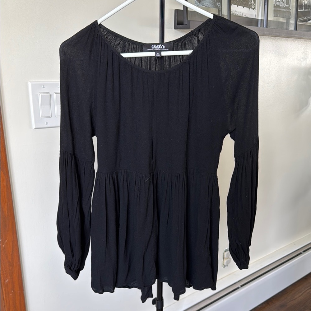 Women's Black Keyhole Top by Lulu's